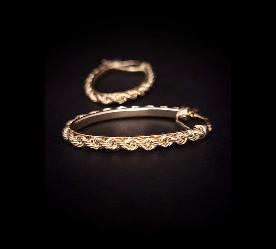 Zlaté náušnice s retiazkovým efektom