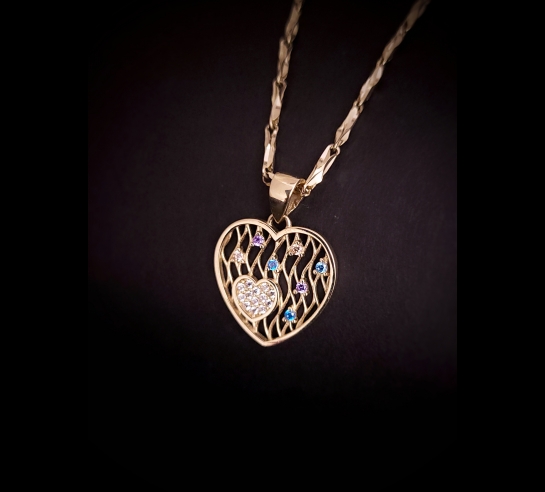 Zlatý prívesok srdiečko s farebnými...