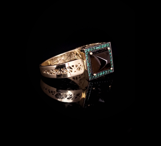 Zlatý jedinečný prsteň Gergeous