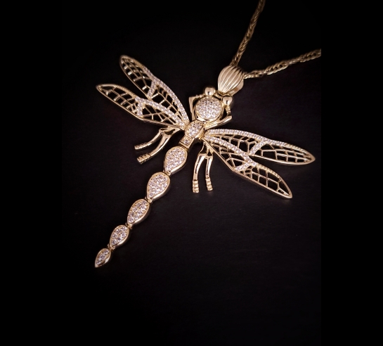 Zlatý originálny prívesok vážka