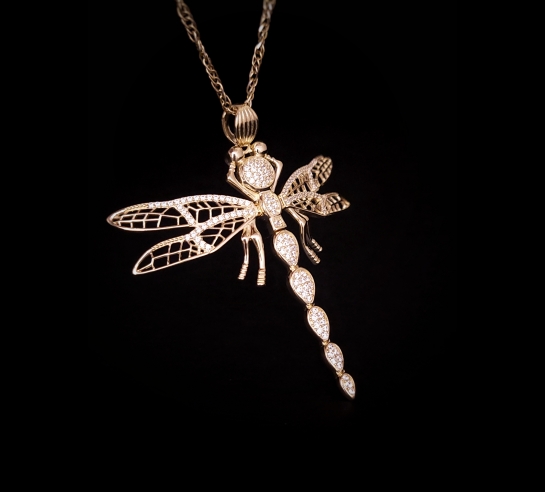 Zlatý originálny prívesok vážka