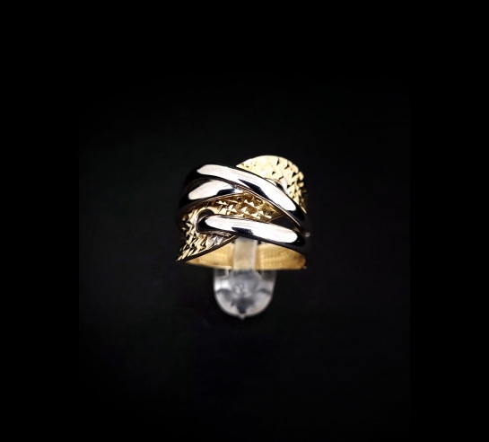 Zlatý prsteň Alyone