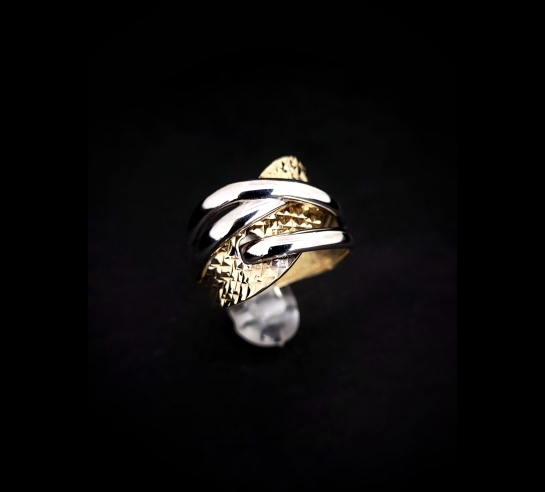 Zlatý prsteň Alyone