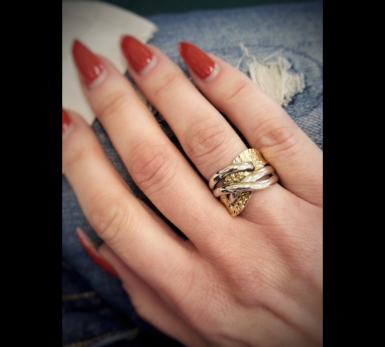 Zlatý prsteň Alyone