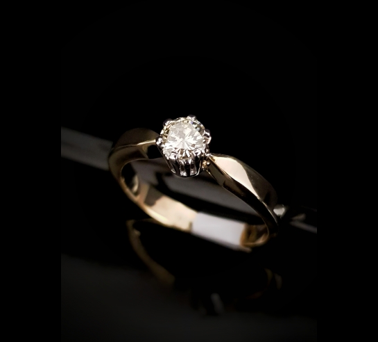 Zlatý prsteň briliantový