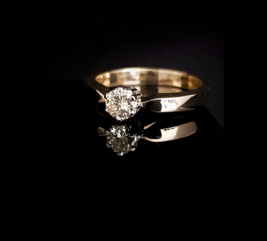 Zlatý prsteň briliantový