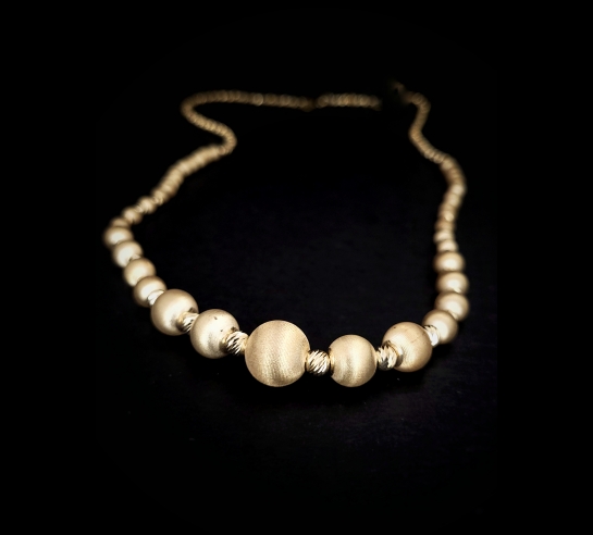 Zlatý náhrdelník Bazzi