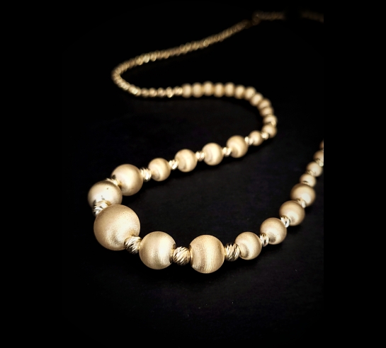 Zlatý náhrdelník Bazzi