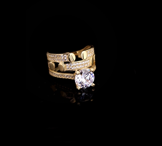 Zlatý zásnubný prsteň Tristan