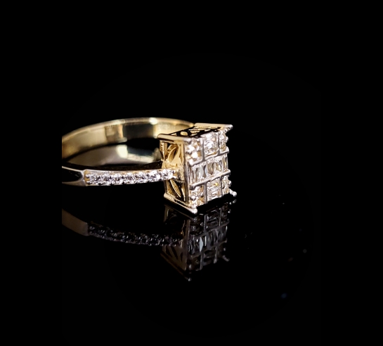 Zlatý zásnubný prsteň Zaniah