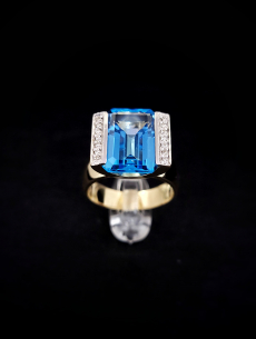 Zlatý prsteň brilantový s...