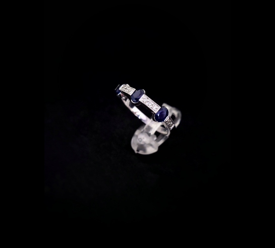 Zlatý prsteň briliantový so Zafírom...