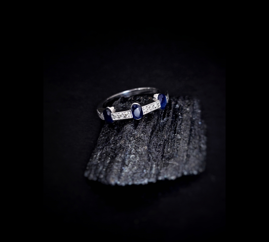 Zlatý prsteň briliantový so Zafírom...