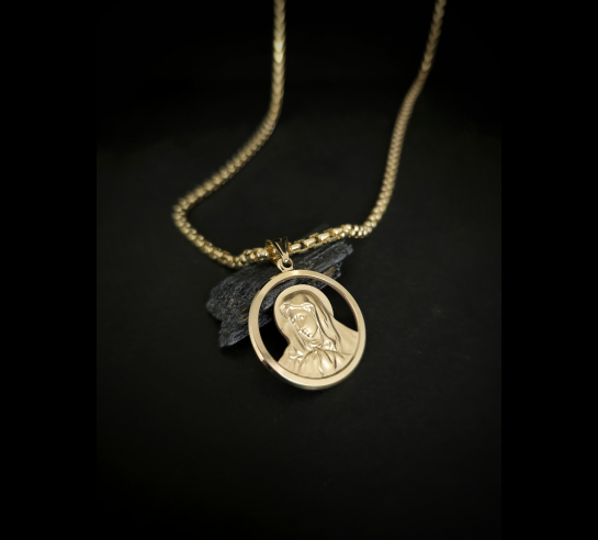 Zlatý prívesok Isabelle