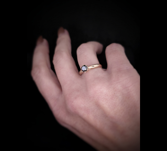 Zlatý prsteň s čiernym briliantom Vimi