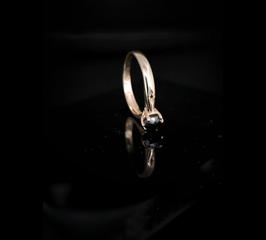 Zlatý prsteň s čiernym briliantom Vimi