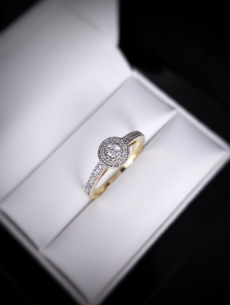 Zlatý briliantový prsteň Tinoi