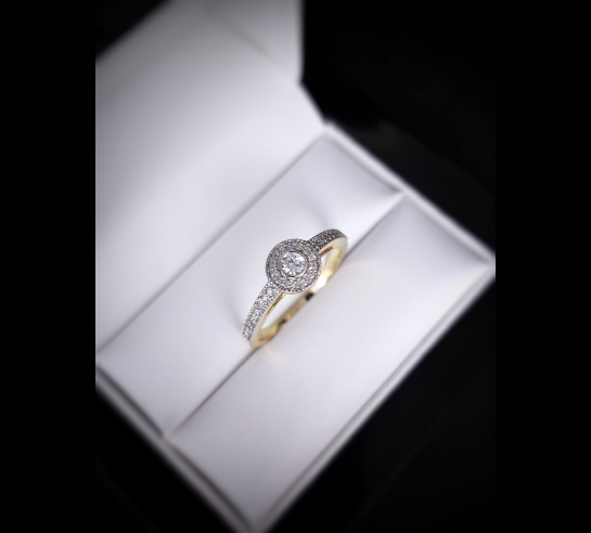 Zlatý briliantový prsteň Tinoi