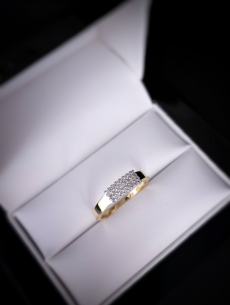 Zlatý briliantový prsteň Pula 2