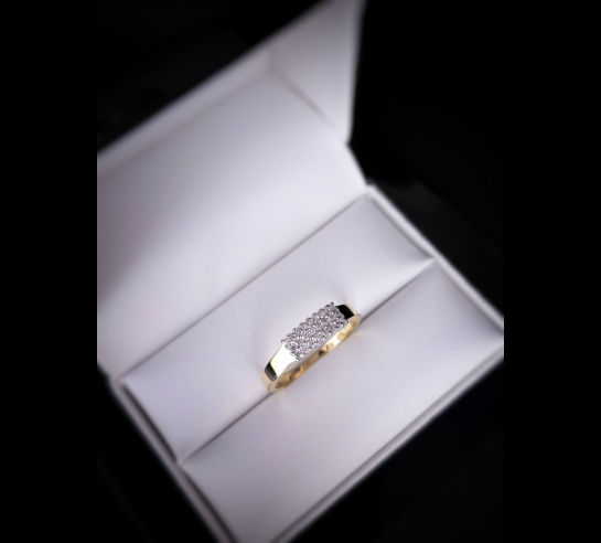 Zlatý briliantový prsteň Pula