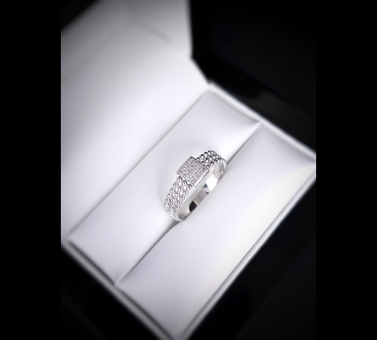 Zlatý briliantový prsteň Lionik