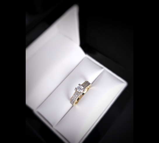 Zlatý l. briliantový prsteň Hanin