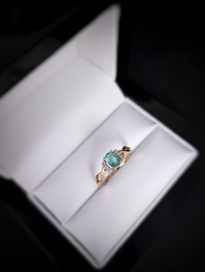 Zlatý briliantový prsteň so...