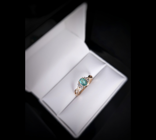 Zlatý briliantový prsteň so Smaragdom...