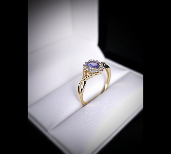 Zlatý briliantový prsteň s Tanzanitom