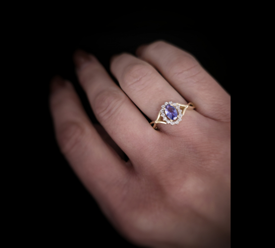Zlatý briliantový prsteň s Tanzanitom