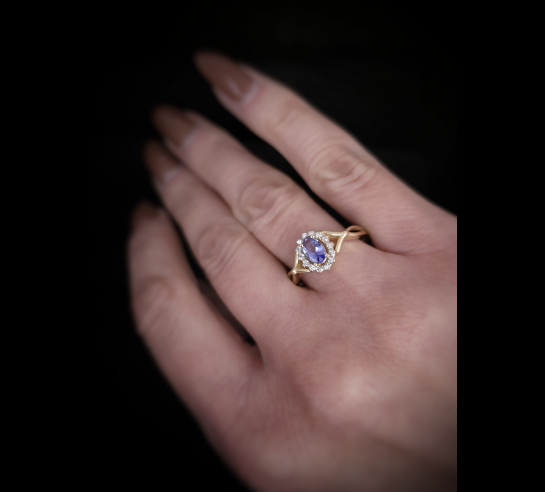 Zlatý briliantový prsteň s Tanzanitom