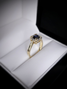 Zlatý briliantový prsteň so... 2