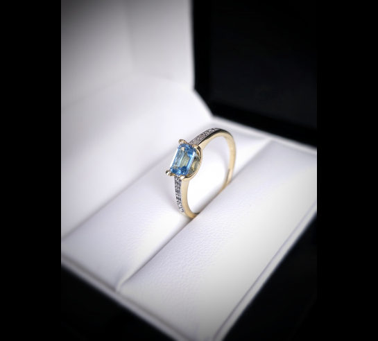 Zlatý briliantový prsteň s Topásom