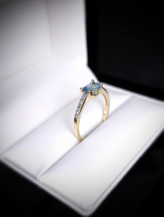 Zlatý briliantový prsteň s...