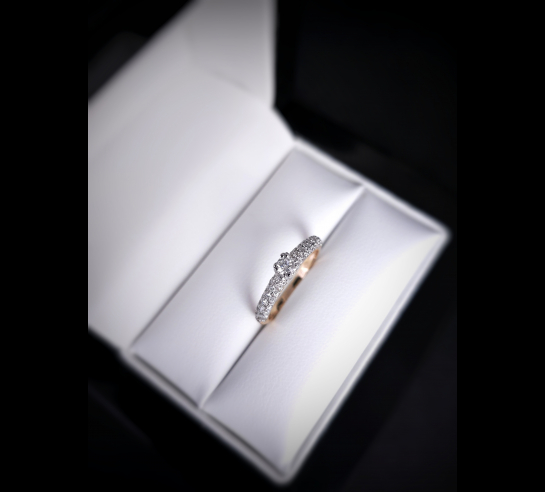 Zlatý briliantový prsteň