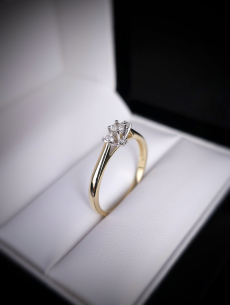Zlatý briliantový prsteň Dion 2