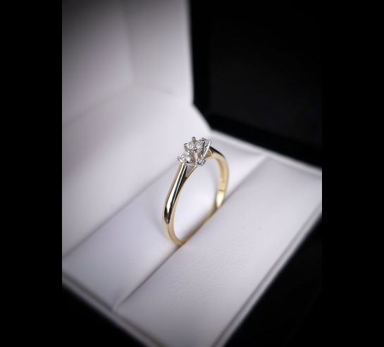 Zlatý briliantový prsteň Dion