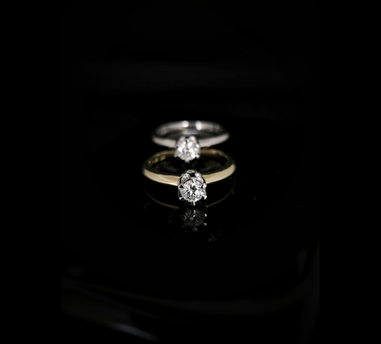 Zlatý briliantový prsteň Lauryne