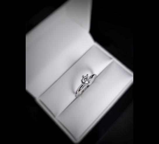 Zlatý briliantový prsteň Lauryne