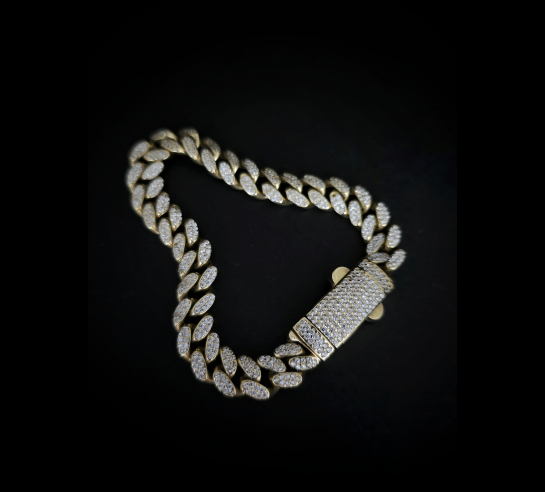 Zlatý náramok Abraiem