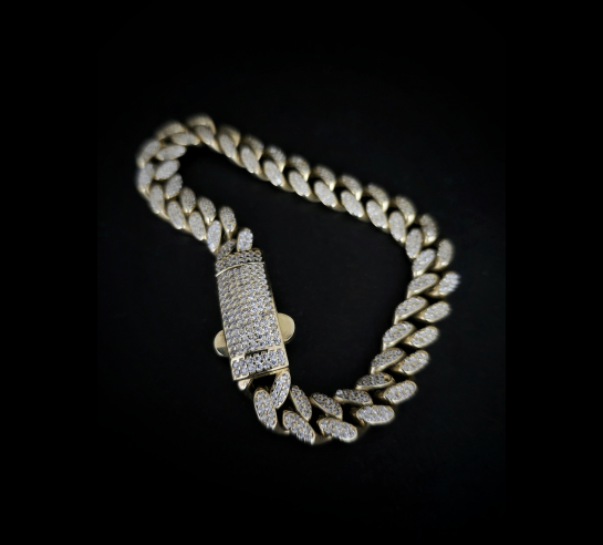 Zlatý náramok Abraiem