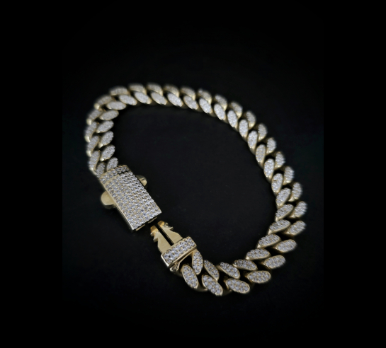 Zlatý náramok Abraiem