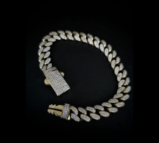 Zlatý náramok Abraiem