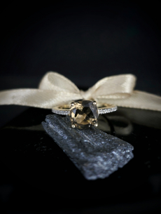 Zlatý briliantový prsteň... 2