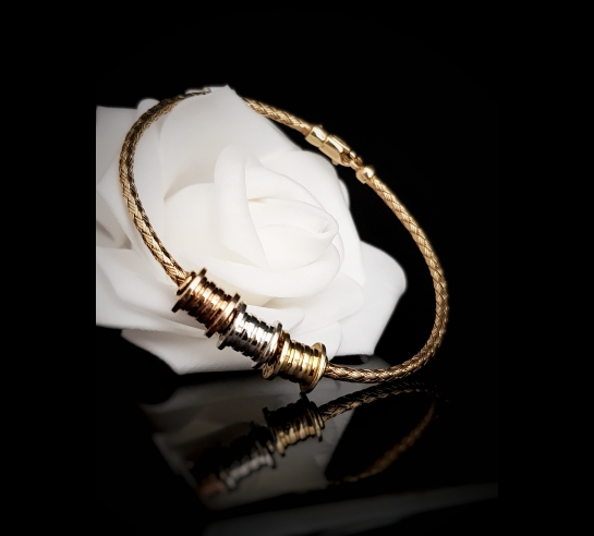 Exkluzívny náramok